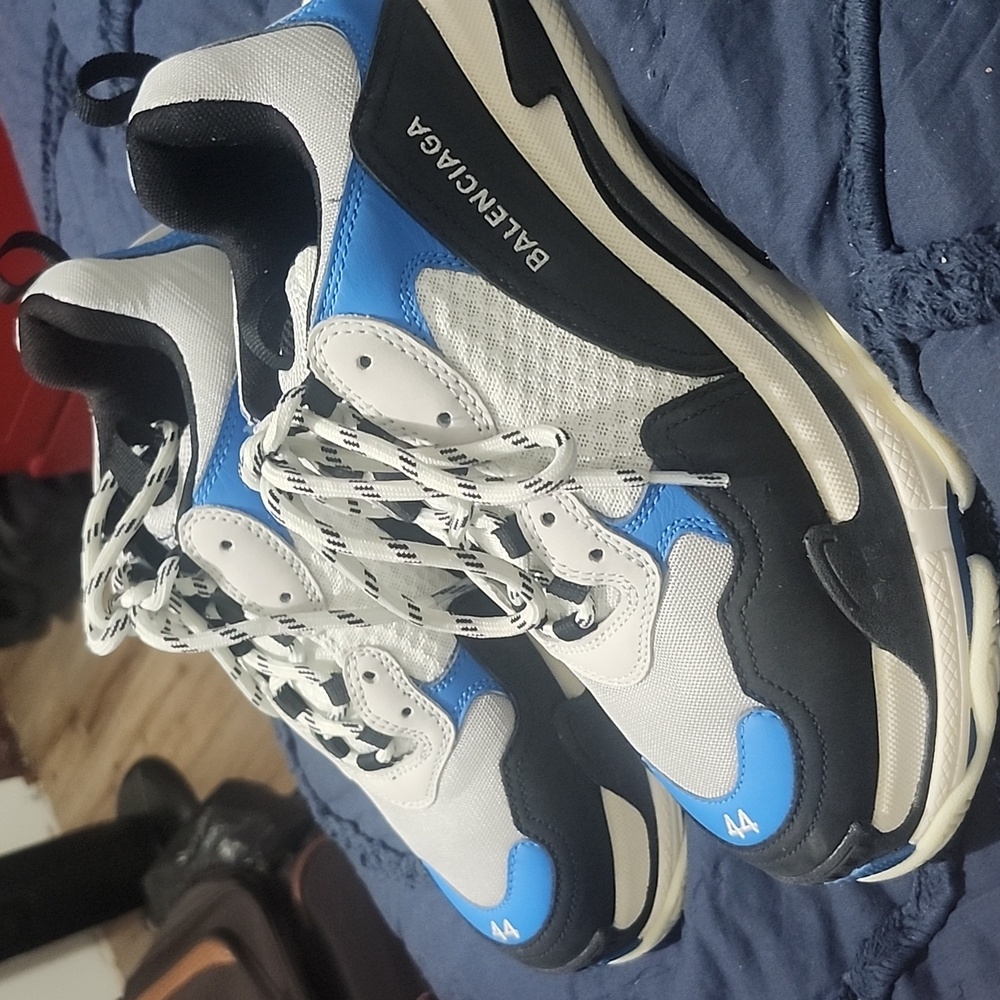 Balenciaga Triple S 100% Authentic (White / Blue)